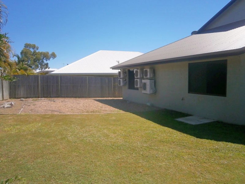 66 Shutehaven Circuit, Bushland Beach QLD 4818