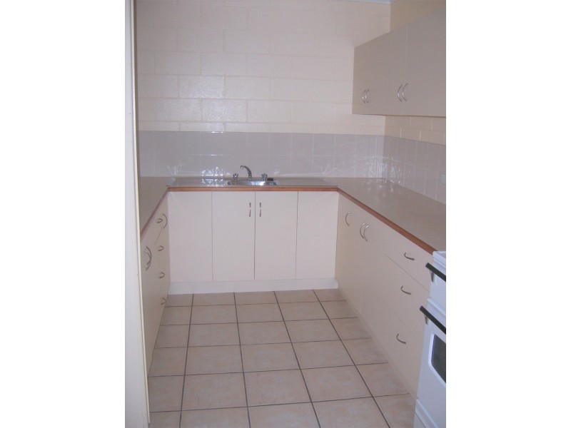 2/53 Illuta Street, Rasmussen QLD 4815