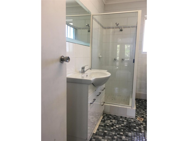 2/95 Hugh Street, West End QLD 4810