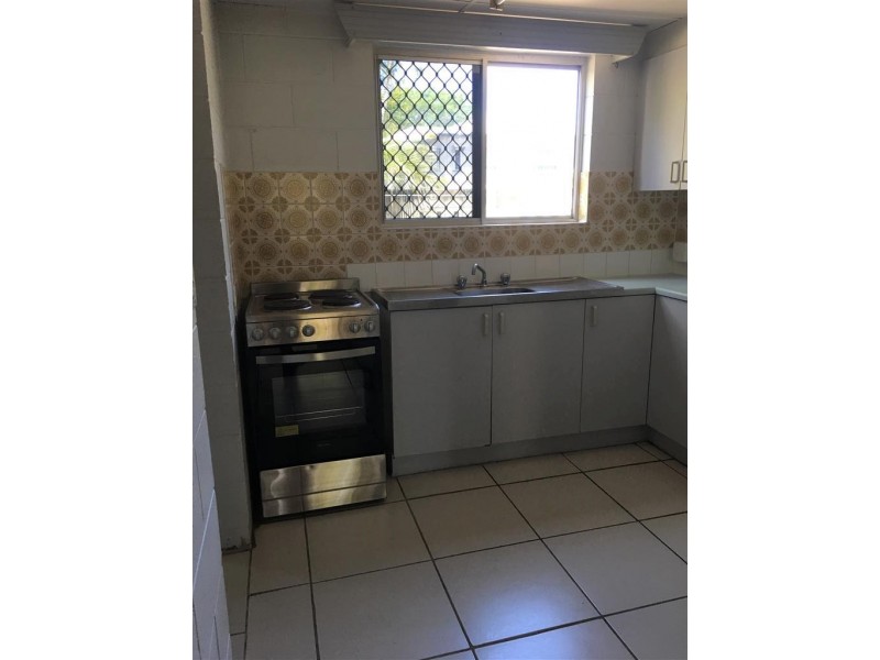 2/95 Hugh Street, West End QLD 4810
