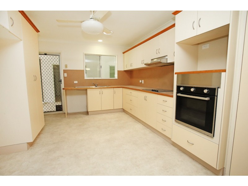 8 Kauri Court, Kirwan QLD 4817