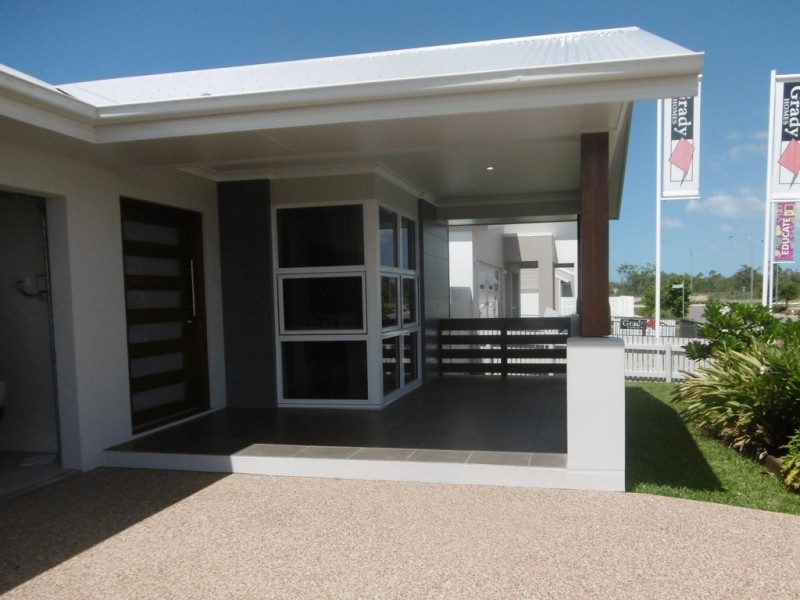 8 Highgrove Avenue, Shaw QLD 4818