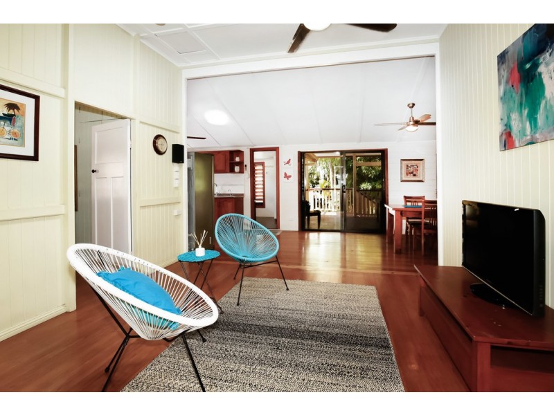 7 Roberts Street, Hermit Park QLD 4812