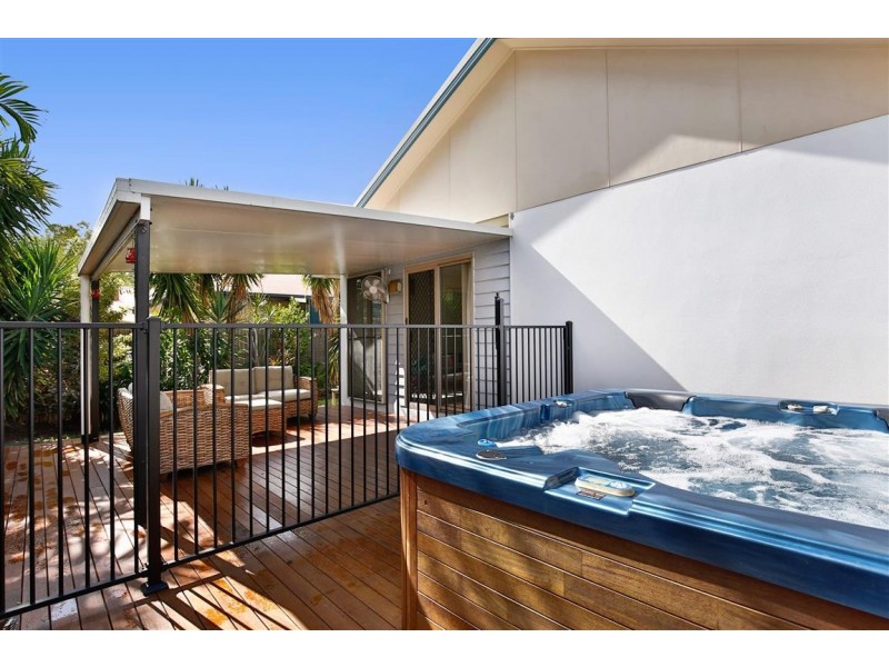 16 St Davids Close, Kirwan QLD 4817