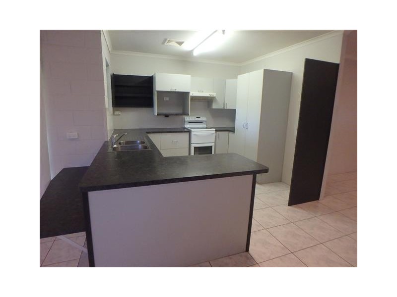 8 Robbins Court, Wulguru QLD 4811