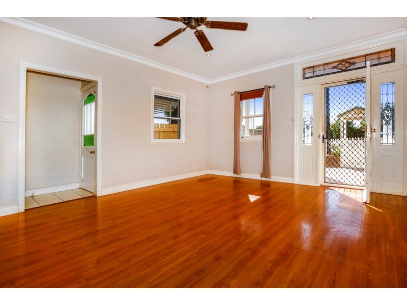 93 Perkins Street, South Townsville QLD 4810