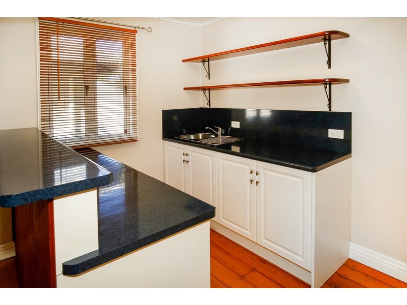 93 Perkins Street, South Townsville QLD 4810