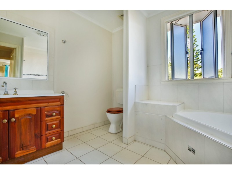 93 Perkins Street, South Townsville QLD 4810