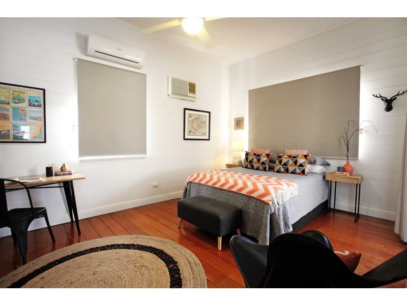 90 Queens Road, Hermit Park QLD 4812