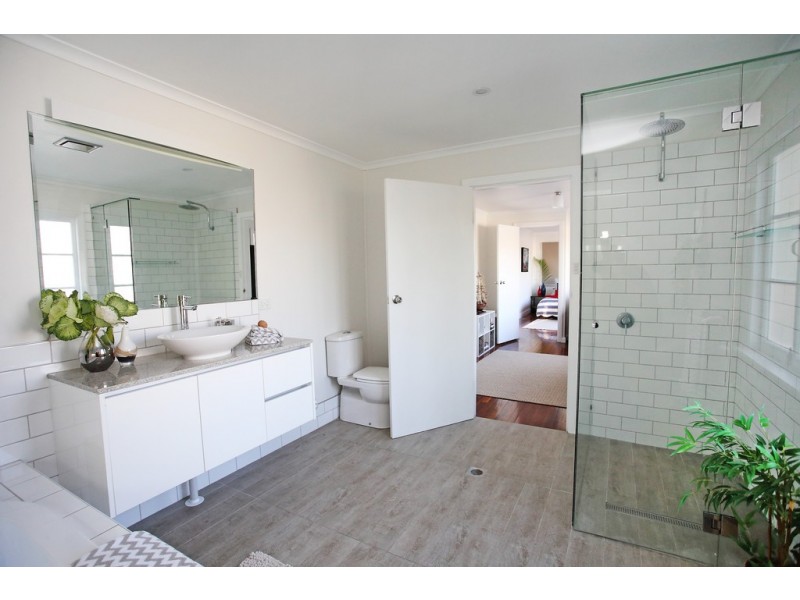 90 Queens Road, Hermit Park QLD 4812