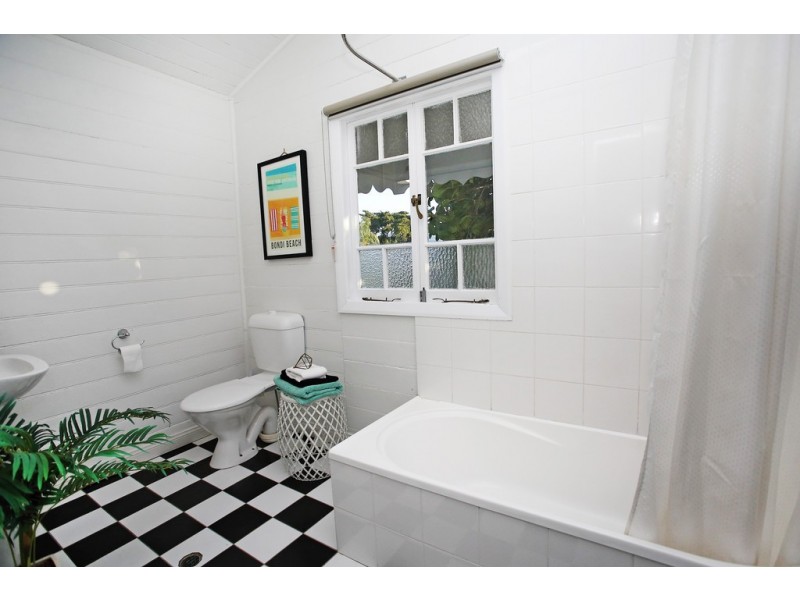 90 Queens Road, Hermit Park QLD 4812