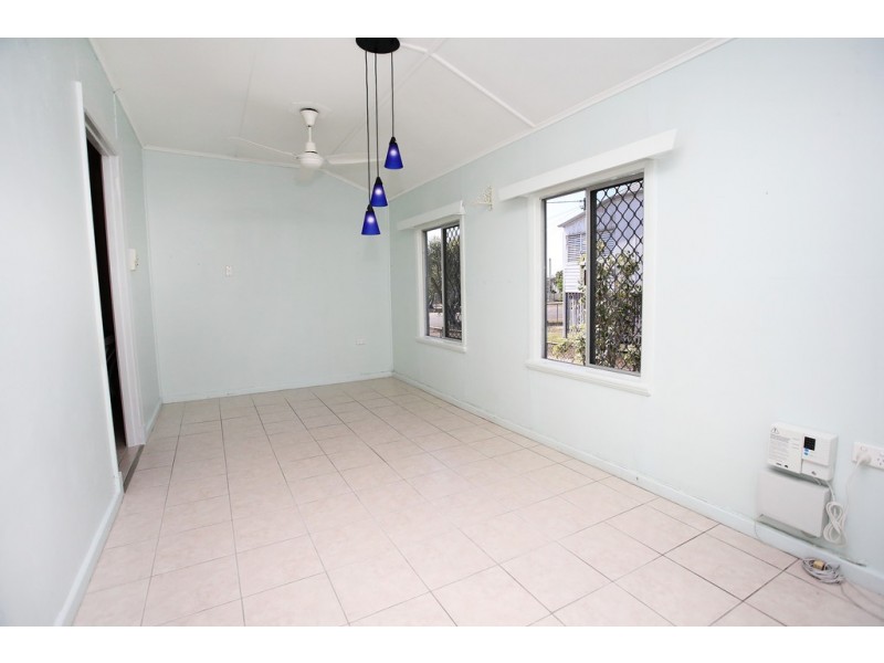 33 Hugh Street, West End QLD 4810