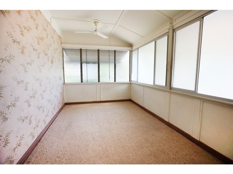 33 Hugh Street, West End QLD 4810