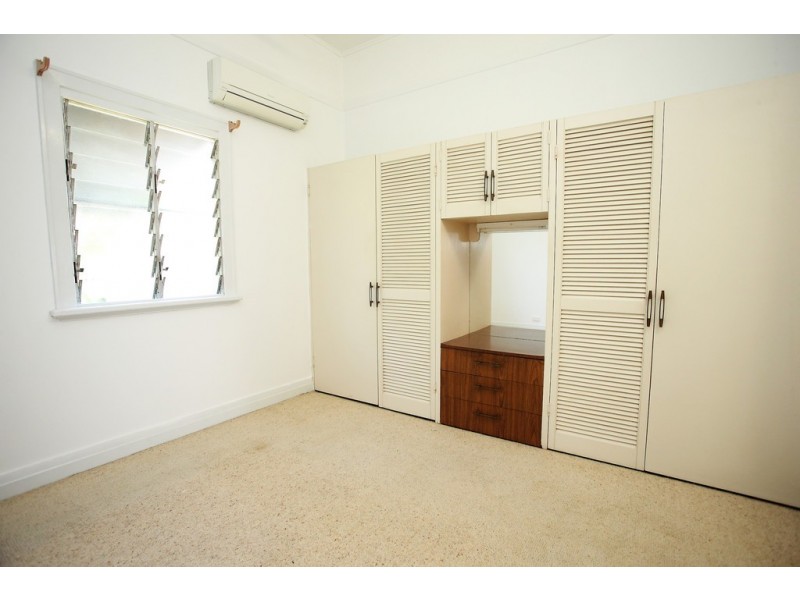 33 Hugh Street, West End QLD 4810