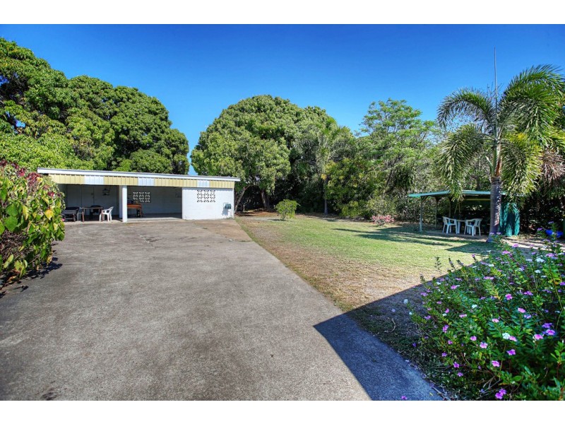 33 Hugh Street, West End QLD 4810