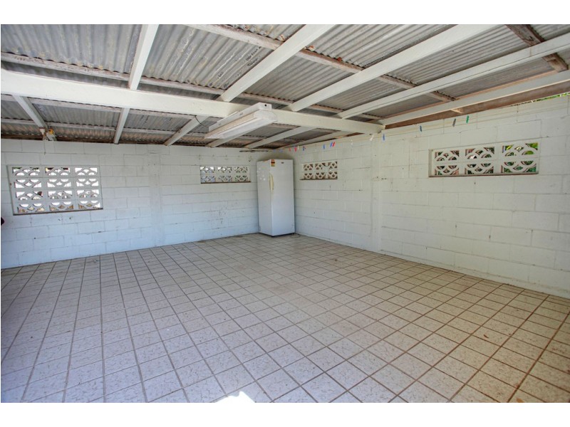 33 Hugh Street, West End QLD 4810