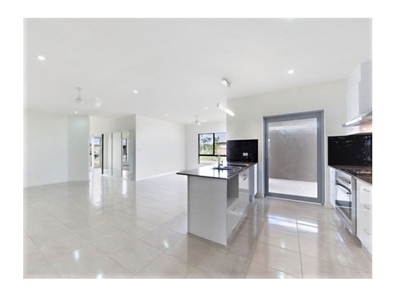 83 Sunhaven Boulevard, Burdell QLD 4818