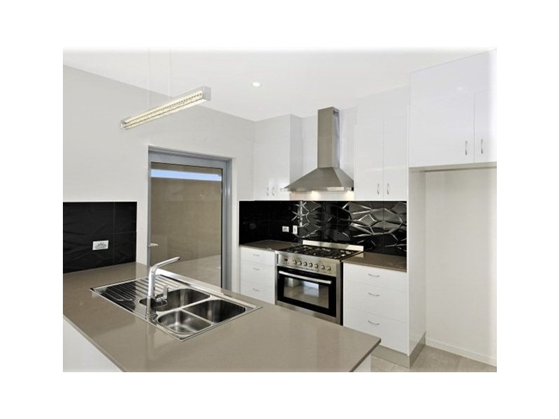 83 Sunhaven Boulevard, Burdell QLD 4818