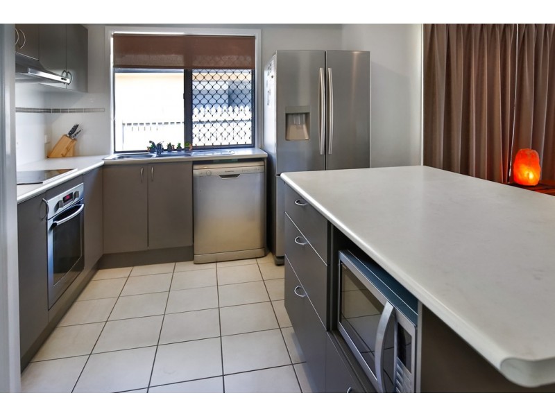 25 Eungella Court, Bushland Beach QLD 4818