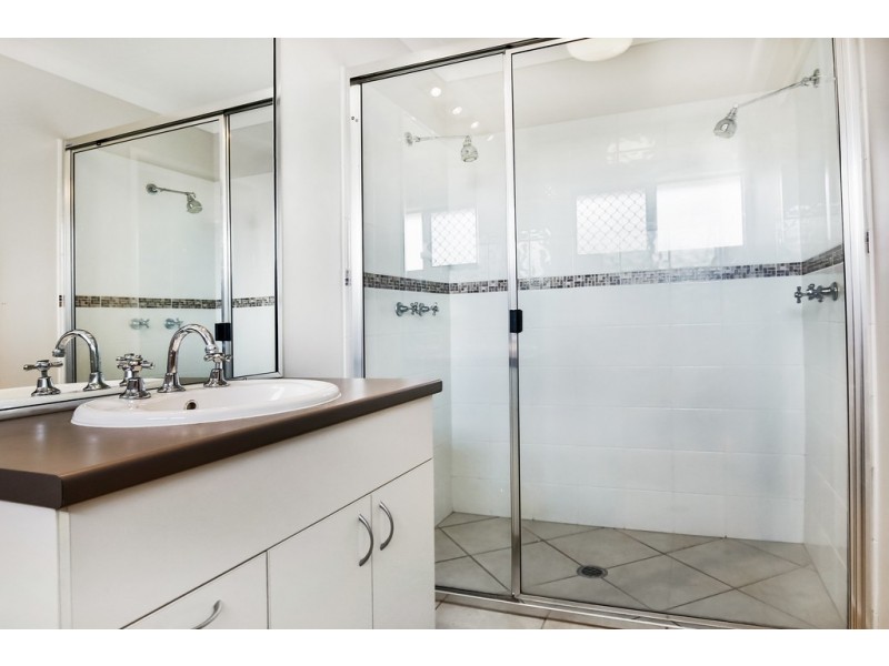 25 Eungella Court, Bushland Beach QLD 4818