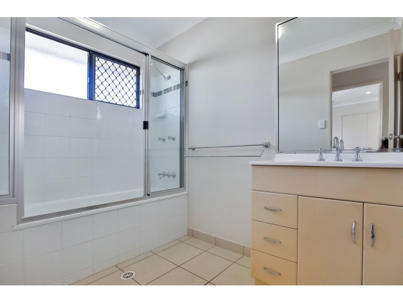 12 Ripon Court, Mount Low QLD 4818