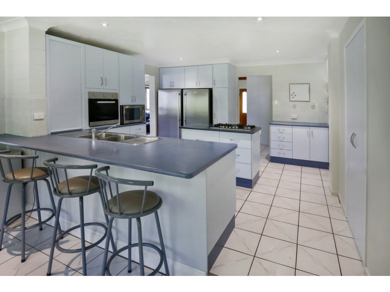 62 Coates Street, Mount Louisa QLD 4814