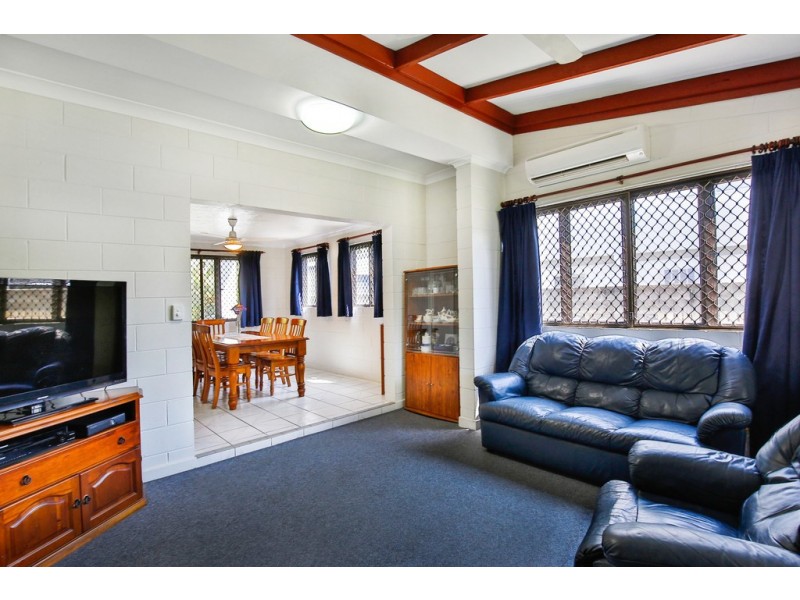 62 Coates Street, Mount Louisa QLD 4814