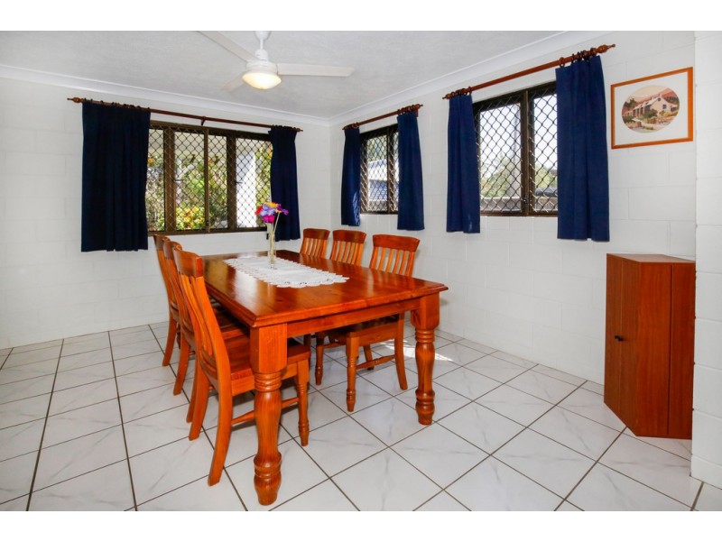 62 Coates Street, Mount Louisa QLD 4814