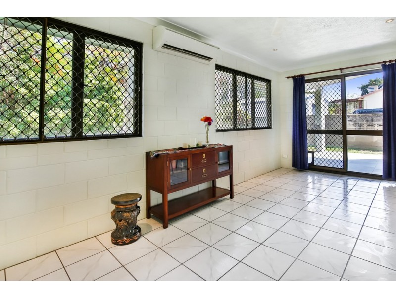 62 Coates Street, Mount Louisa QLD 4814