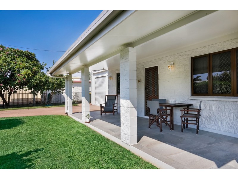 62 Coates Street, Mount Louisa QLD 4814