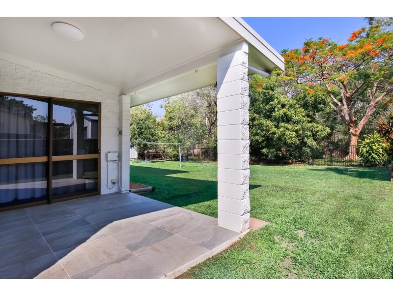 62 Coates Street, Mount Louisa QLD 4814