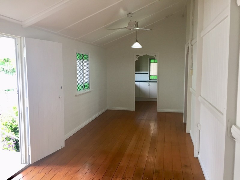 32 Bayswater Terrace, Hyde Park QLD 4812