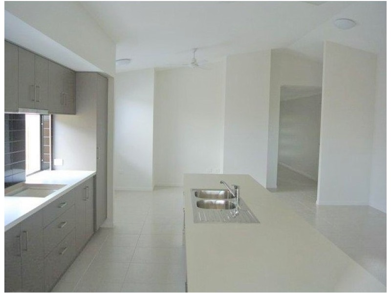 4 Kahana Avenue, Burdell QLD 4818