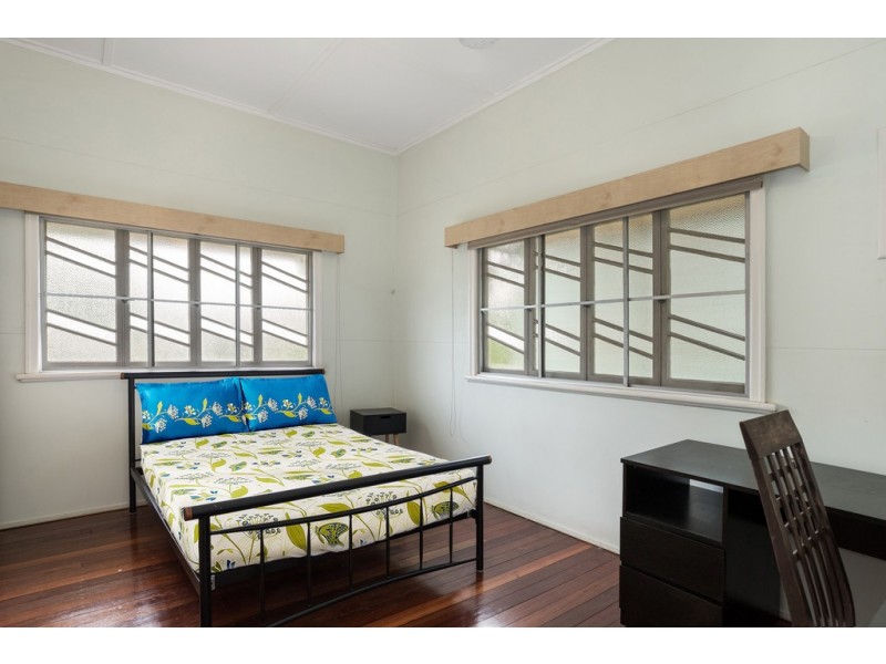 33 Ahearne Street, Hermit Park QLD 4812