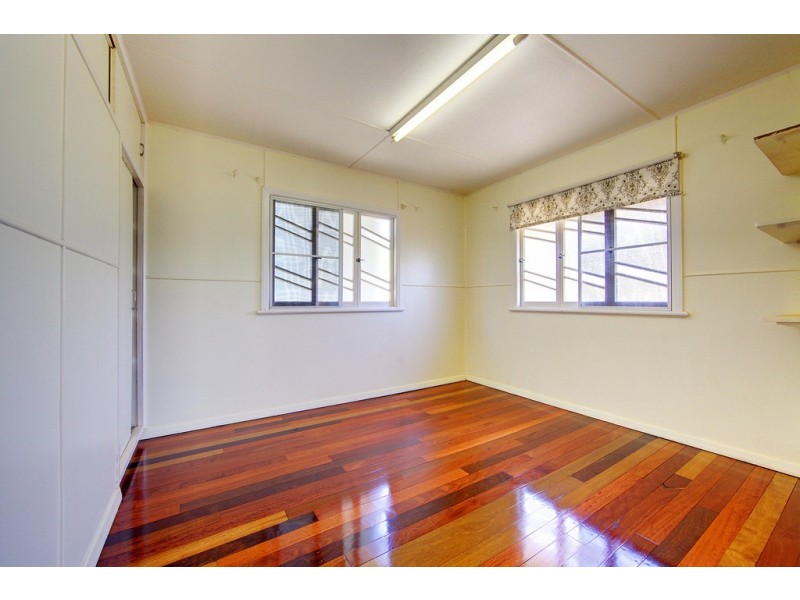 33 Ahearne Street, Hermit Park QLD 4812