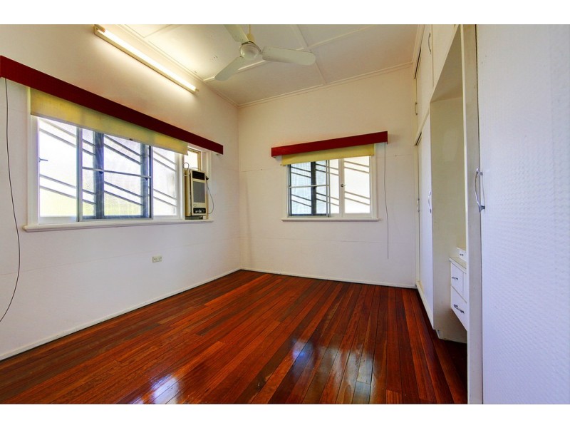 33 Ahearne Street, Hermit Park QLD 4812