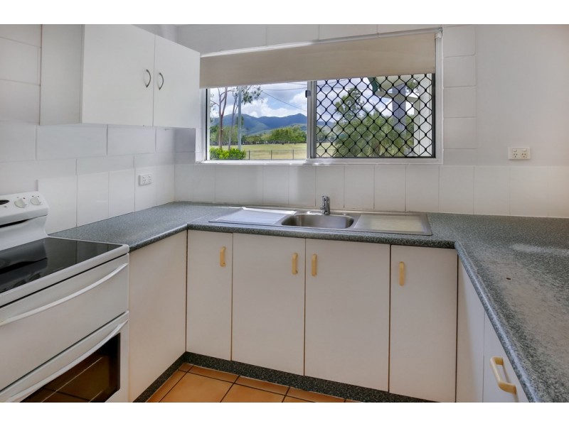 8 Gower Street, Kelso QLD 4815