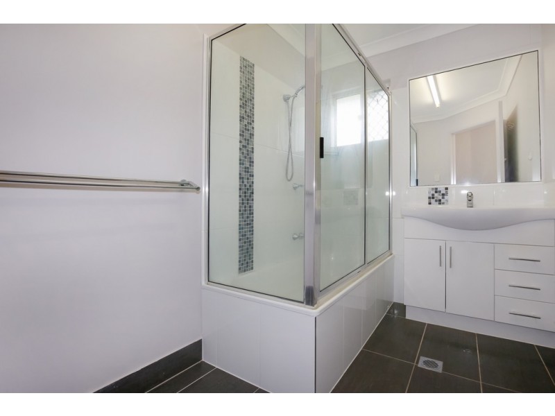 8 Gower Street, Kelso QLD 4815