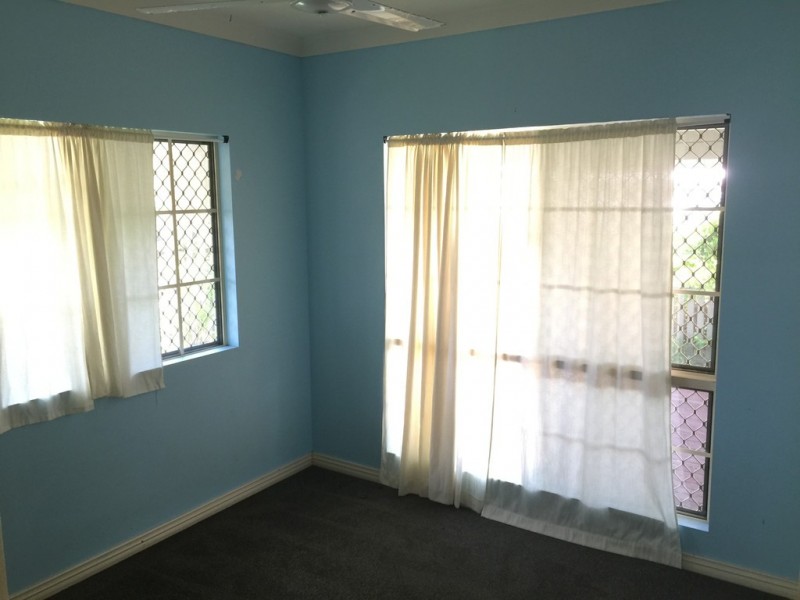 1 Raven Court, Kelso QLD 4815