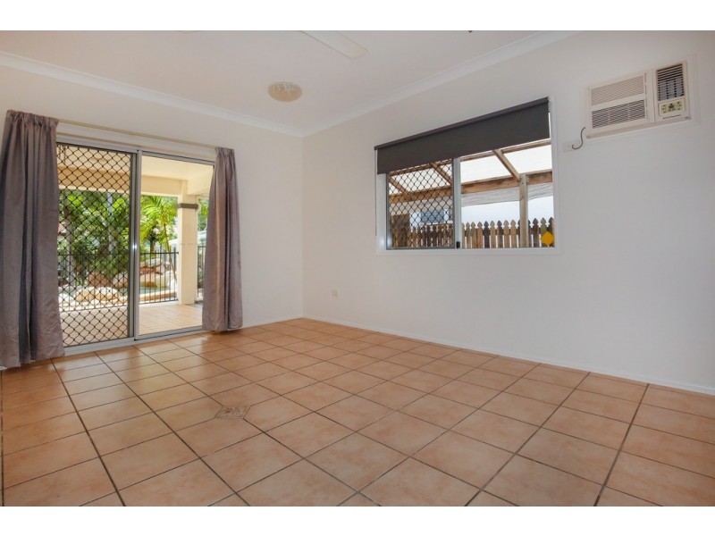 4 Crown Court, Kirwan QLD 4817