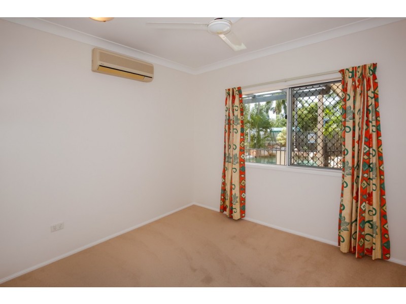 4 Crown Court, Kirwan QLD 4817