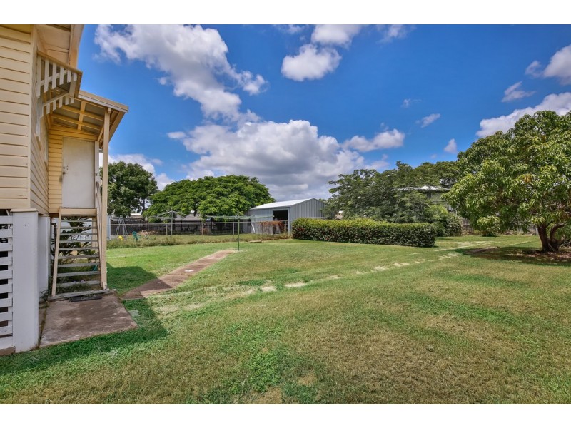 30 Montgomery Street, West End QLD 4810