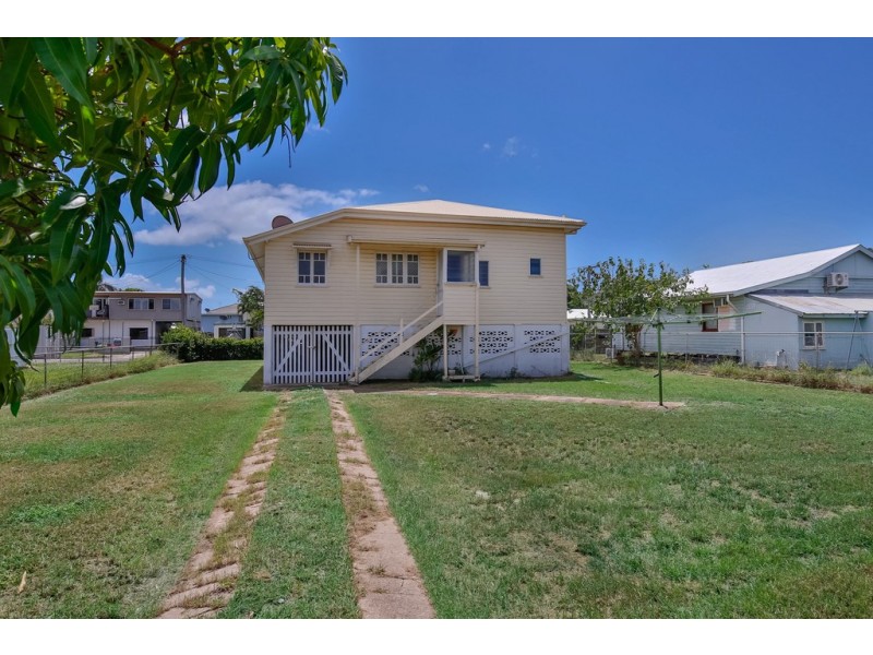 30 Montgomery Street, West End QLD 4810