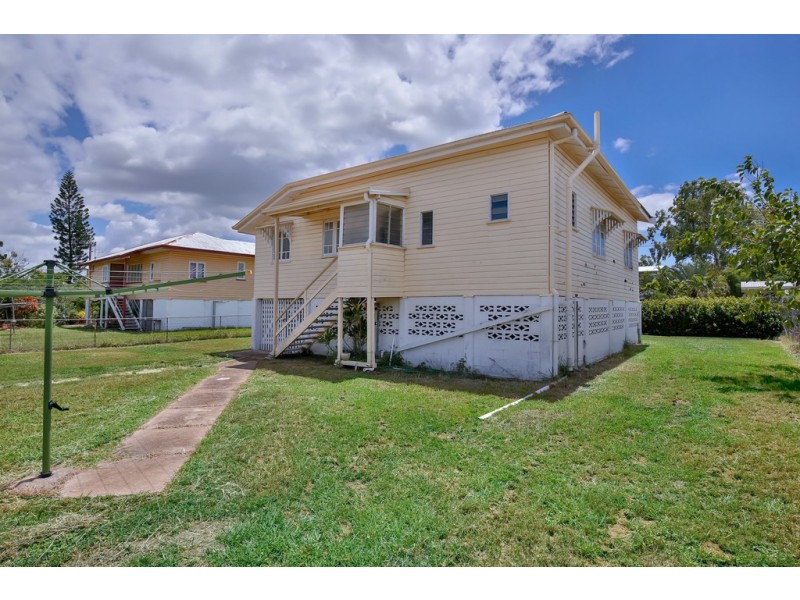 30 Montgomery Street, West End QLD 4810