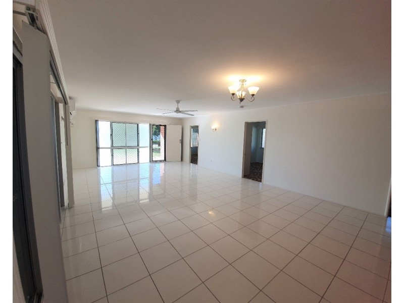 8 Tyrrell Street, Gulliver QLD 4812