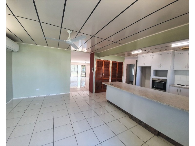 8 Tyrrell Street, Gulliver QLD 4812