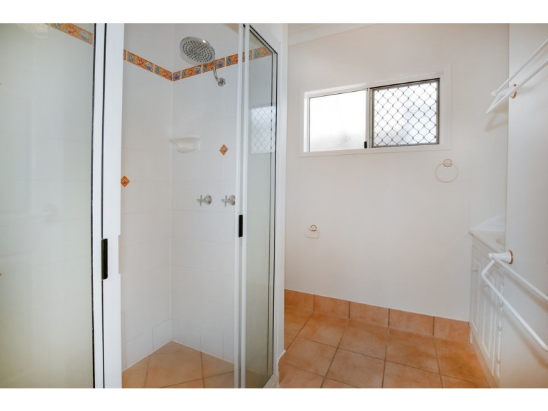 4 Crown Court, Kirwan QLD 4817