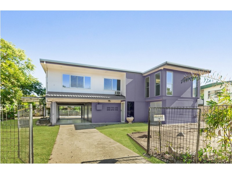 15 Aloomba Crescent, Cranbrook QLD 4814
