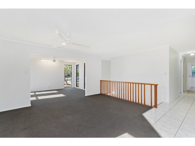 15 Aloomba Crescent, Cranbrook QLD 4814
