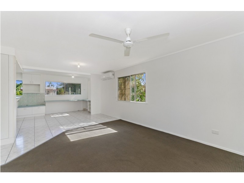 15 Aloomba Crescent, Cranbrook QLD 4814